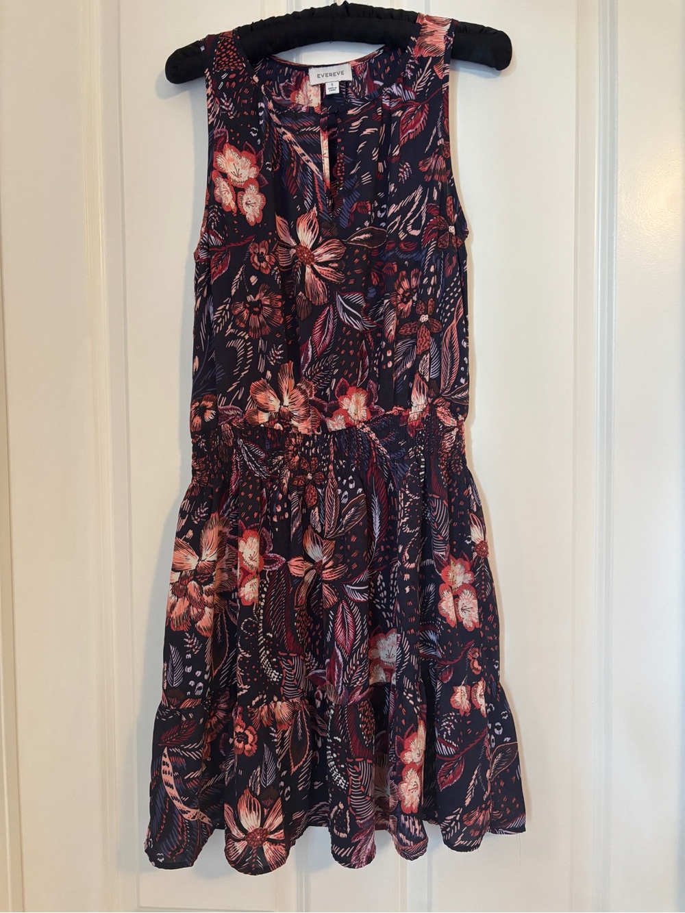 Evereve - Women’s Sleeveless Lined Floral Dress. Size S. Polyester